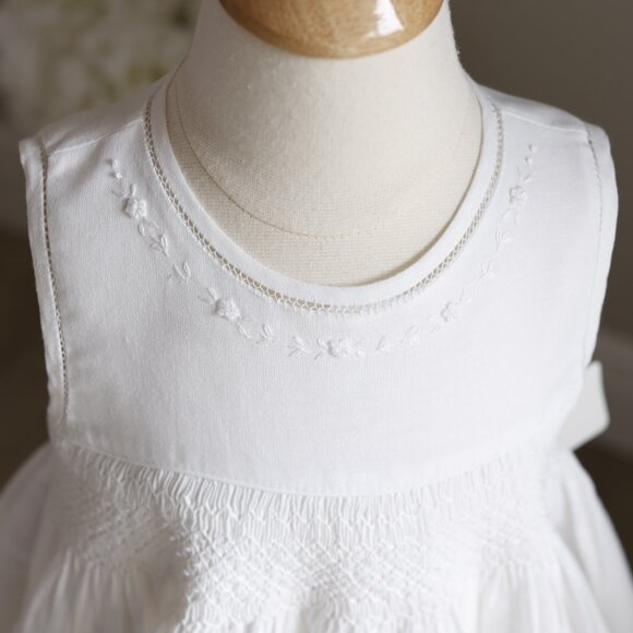 RARE White Smocked Linen Flower Girl Dress Feltman Brothers Beach Wedding NWOT - Picture 2 of 6